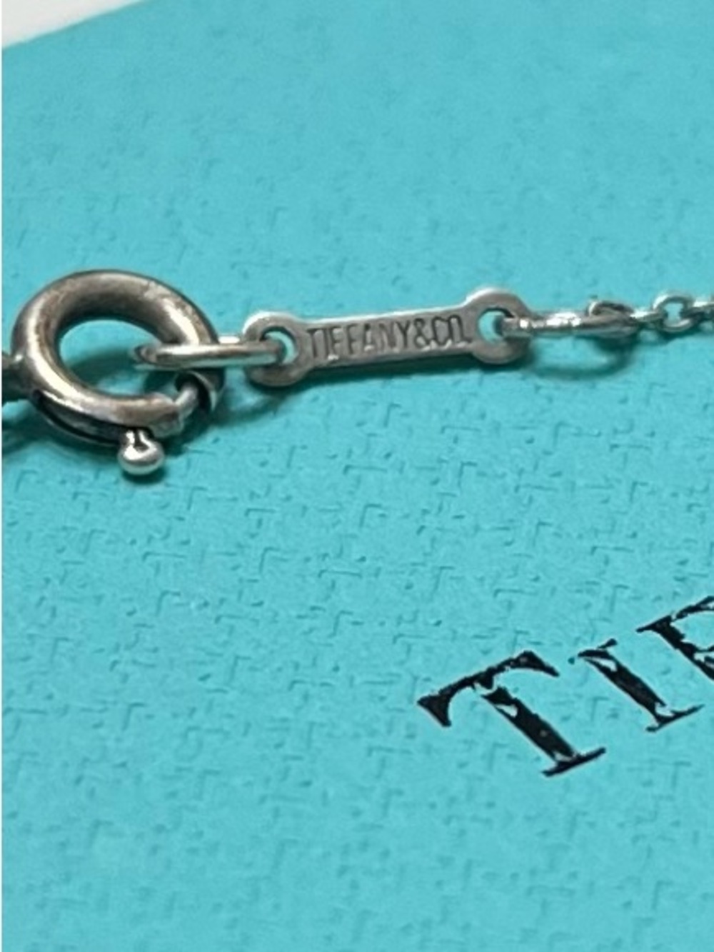 Tiffany & Co. Silver Teardrop Vintage Peretti Pendant Necklace 16” - Picture 4 of 5